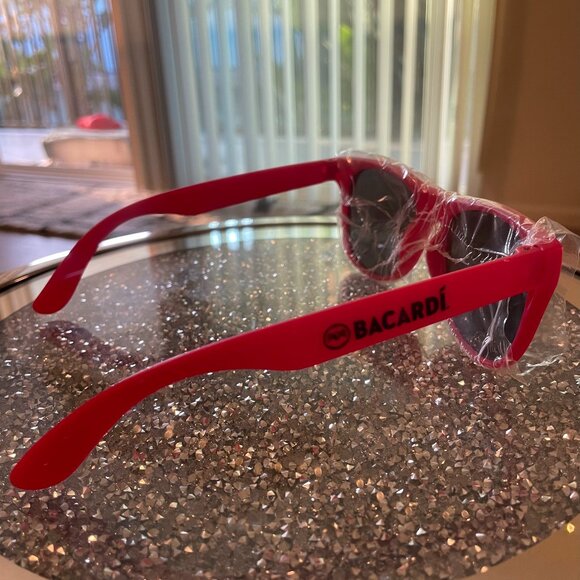 Bacardi Accessories - 🤑SOLD🤑NWT BACARDI UV400 SHADES